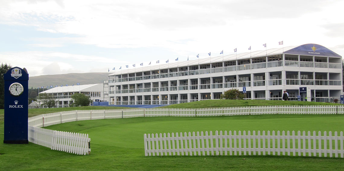 Ryder Cup - structures temporaires à trois étages 